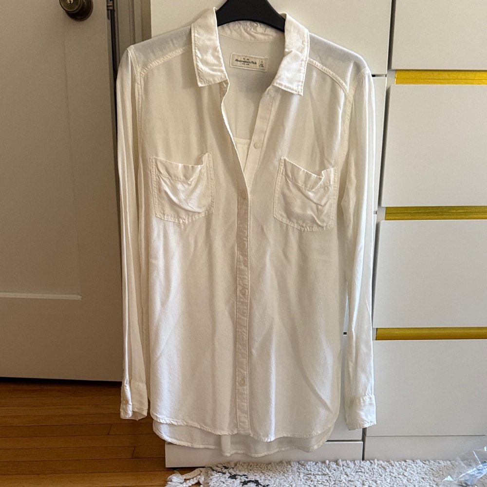 Abercrombie & Fitch Classic White Button Up White Shirt,100% Viscose, Size Small